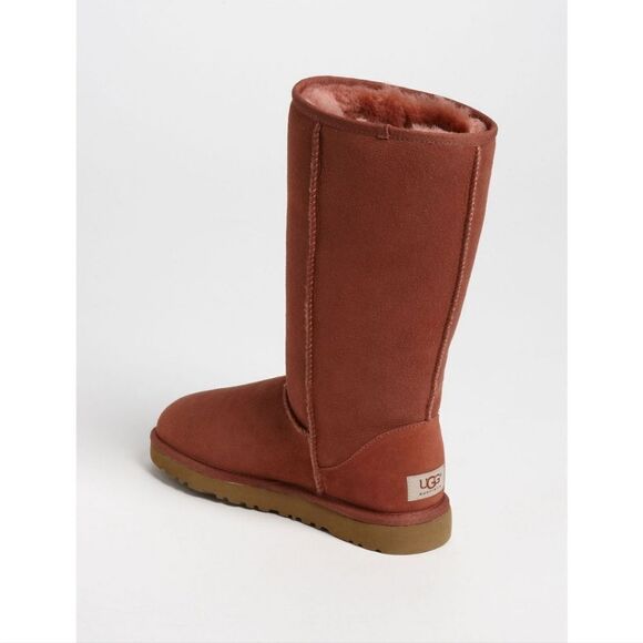 UGG   - Picture 2 of 16